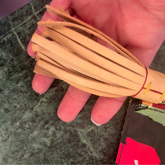 Dooney & Bourke Patent Pouch NWOT - Picture 4 of 5